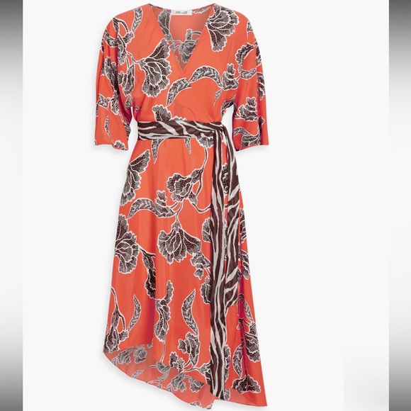 Diane Von Furstenberg Eloise printed crepe de chine wrap dress - Picture 2 of 8